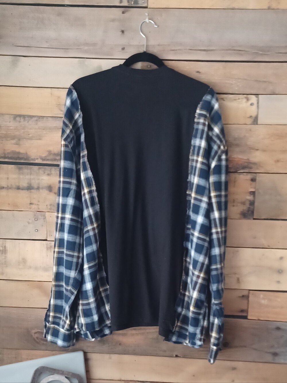 Upcycled  Black Pink Floyd Graphic T-shirt - Picture 10 of 10